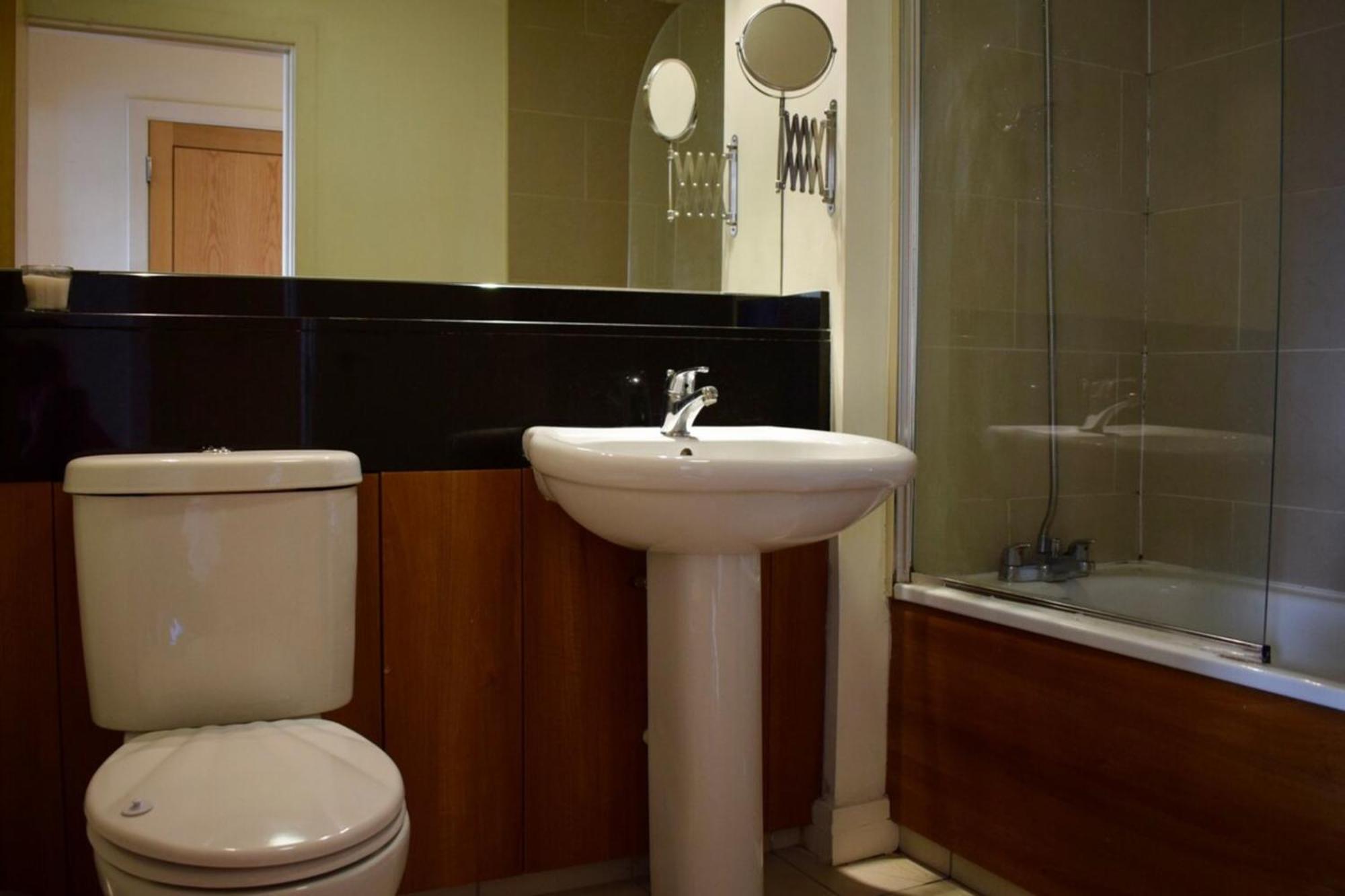 Central 2 Bedroom Apartment In Дублін Екстер'єр фото